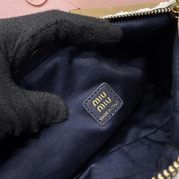 2026127214541350 600